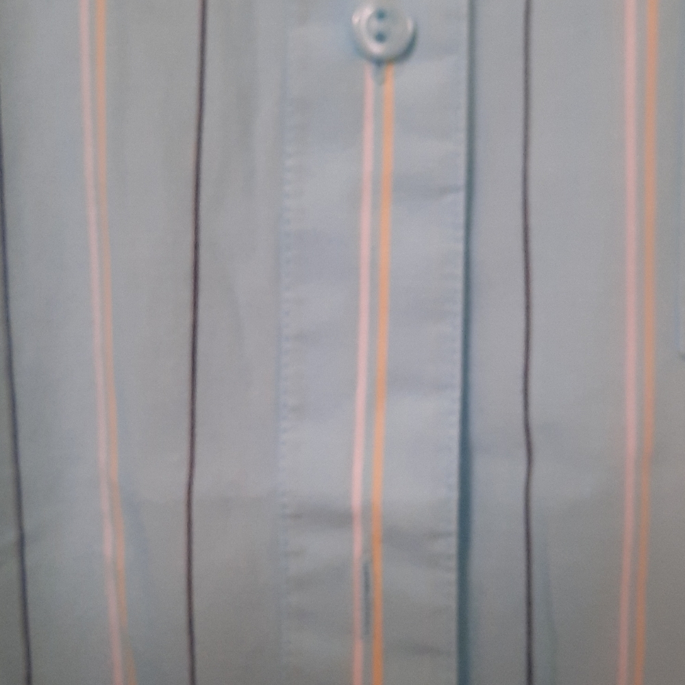 Button down top - Picture 2 of 7